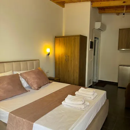 Tini Guest house *